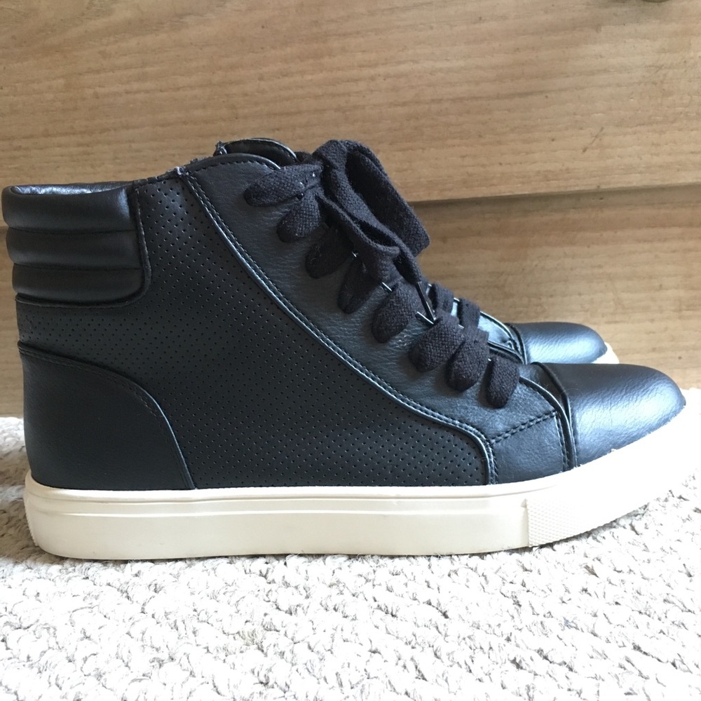 Size 9 Steve Madden shoes